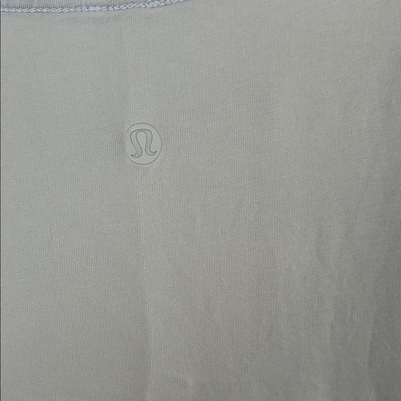 lululemon athletica Sky Blue V-Neck Tee - Picture 4 of 4